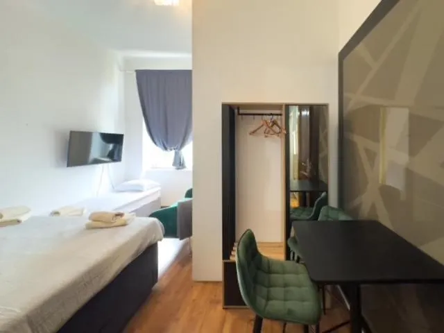 アパート Apartman Edo 2 プーラ